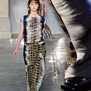 Peter Pilotto Futuristic Hippie Ninja Silk Black‎ Blue Gold Chain Blouse Tunic